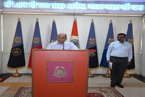   पश्चिमी सेक्टर मुख्यालय,  के रि पु बल ने संविधान दिवस मनाया