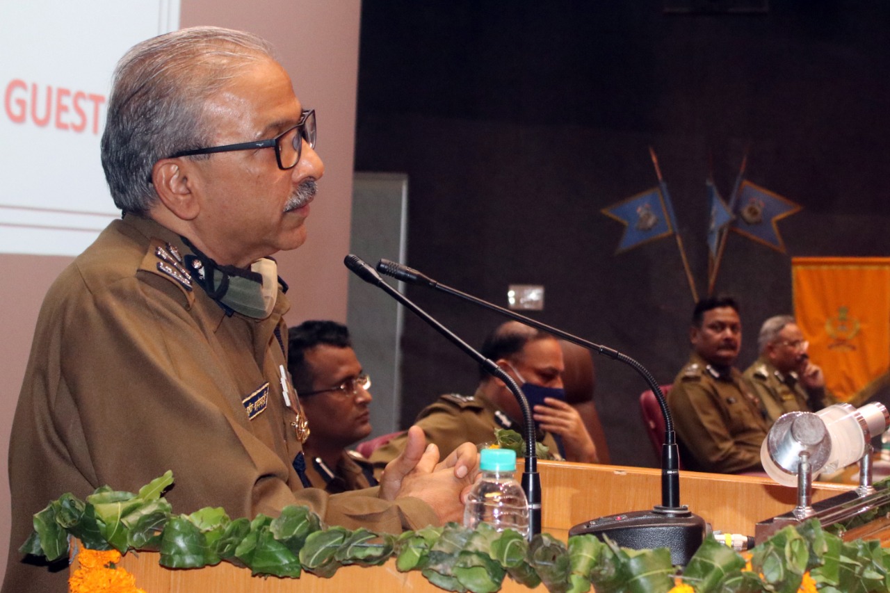   Interaction with Trainee Officers of 52nd DAGOs