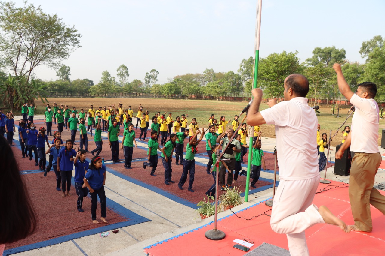   In order to celebrate 7th International Yoga Day, master trainers of CTC(T&amp;IT) CRPF, Ranchi encouraged / tought about "Yoga" to staff and Children of KV School on 05/05/2022.