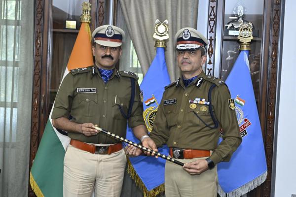   श्री जी पी सिंह, आईपीएस द्वारा सीआरपीएफ की कमान संभाली गई