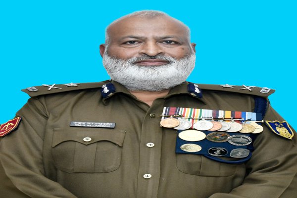   DG CRPF at HQrs bid a warm farewell to Shri Khaja Sajjanuddin and Shri Bhanu Pratap Singh, IGPs