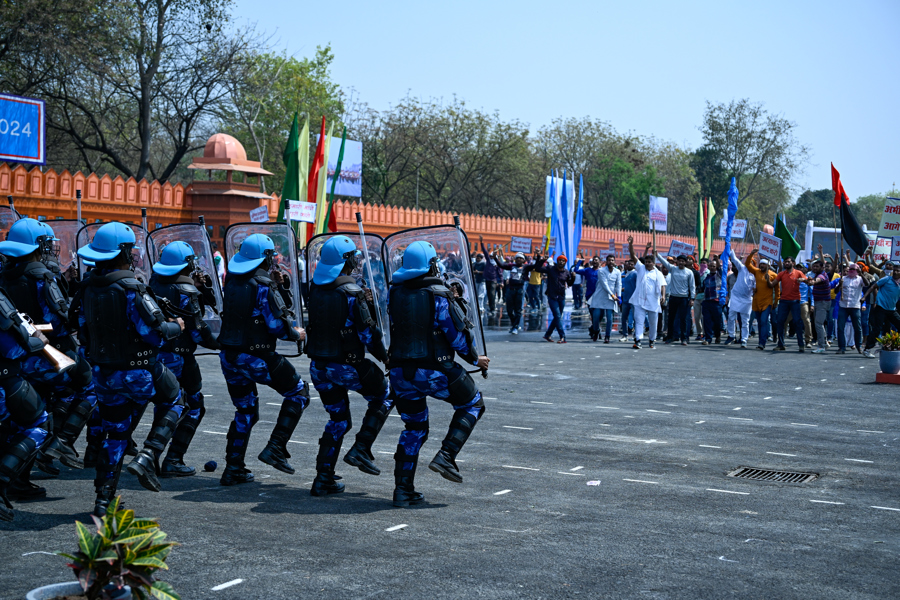   85वी स्थापना दिवस परेड